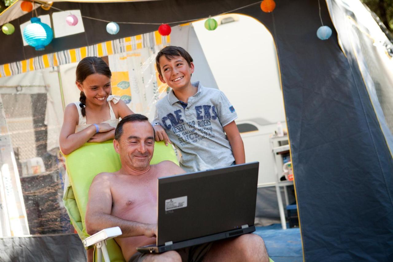 Camping La Corniche Plozevet Экстерьер фото
